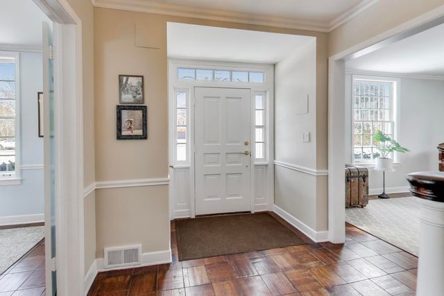 909 Locust Road, Wilmette, IL 60091