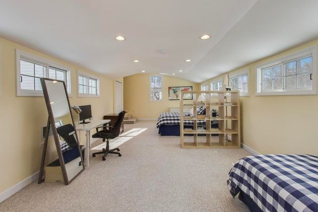 909 Locust Road, Wilmette, IL 60091