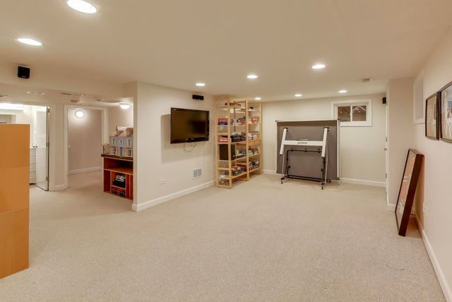 909 Locust Road, Wilmette, IL 60091