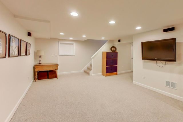 909 Locust Road, Wilmette, IL 60091