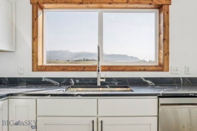 10 Honor Lane, Whitehall, MT 59759