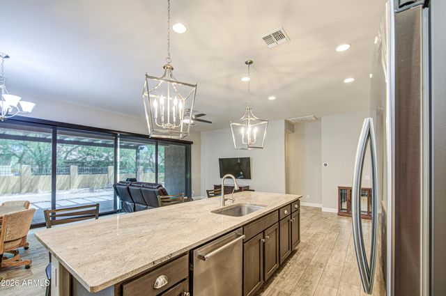 2065 N CANELO Hills, Mesa, AZ 85207