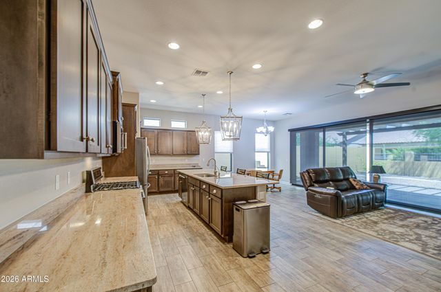 2065 N CANELO Hills, Mesa, AZ 85207