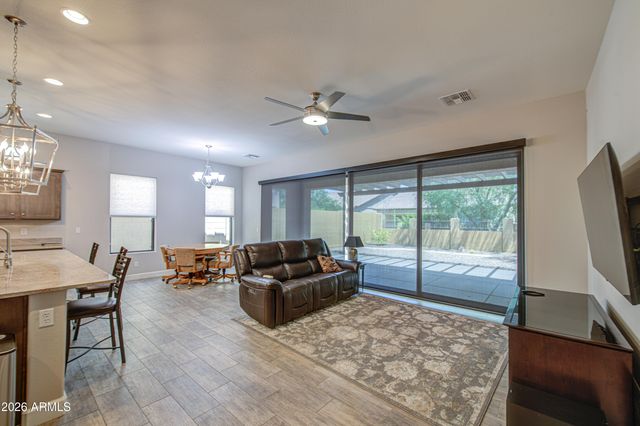 2065 N CANELO Hills, Mesa, AZ 85207