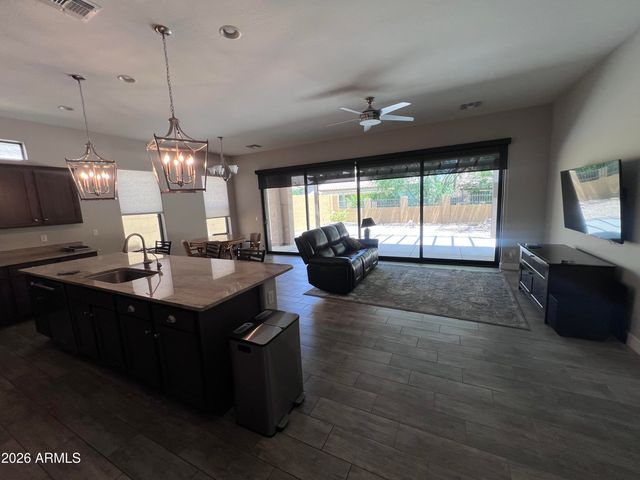 2065 N CANELO Hills, Mesa, AZ 85207