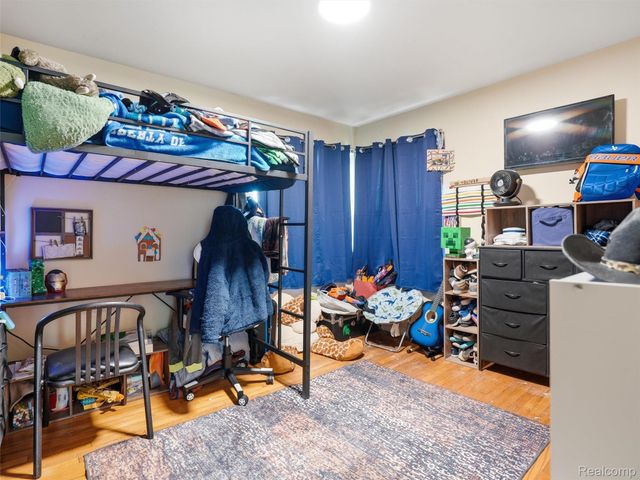 18110 Oak Avenue, Eastpointe, MI 48021