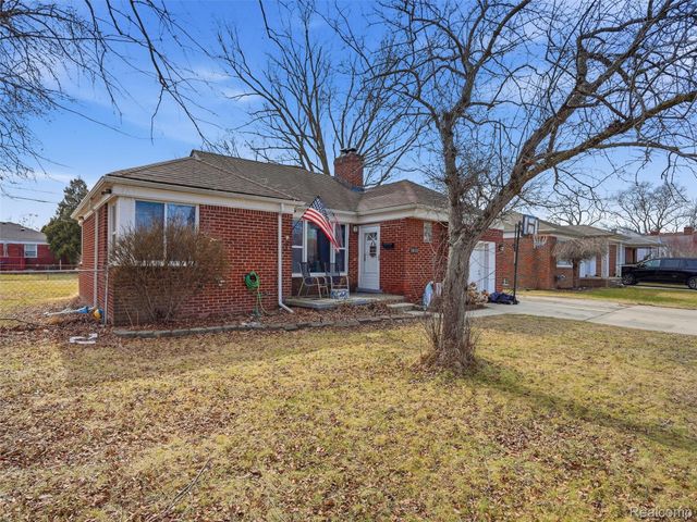 18110 Oak Avenue, Eastpointe, MI 48021