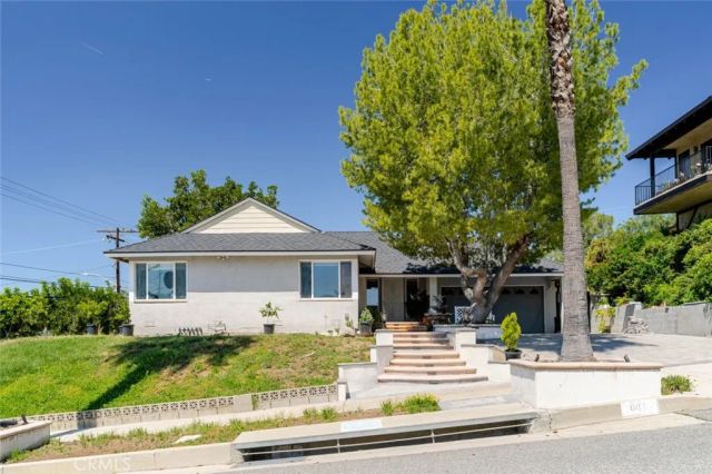 801 Stephen Road, Burbank, CA 91504