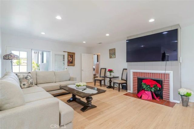 801 Stephen Road, Burbank, CA 91504