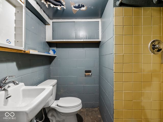 4053 Rookwood Avenue, Indianapolis, IN 46208