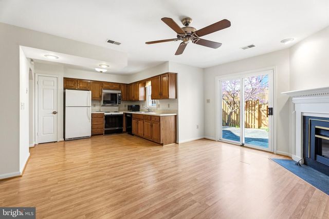 921 BOOM WAY, Annapolis, MD 21401
