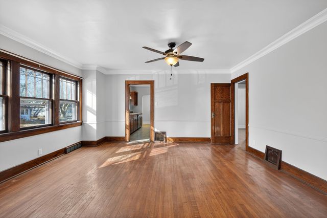 821 Douglas Avenue, Des Moines, IA 50313