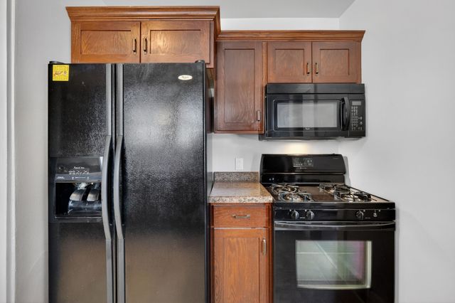 821 Douglas Avenue, Des Moines, IA 50313