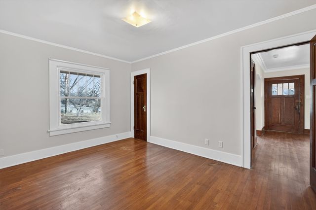 821 Douglas Avenue, Des Moines, IA 50313