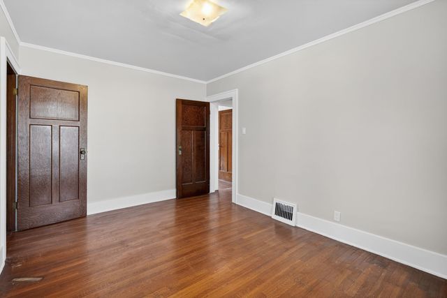 821 Douglas Avenue, Des Moines, IA 50313