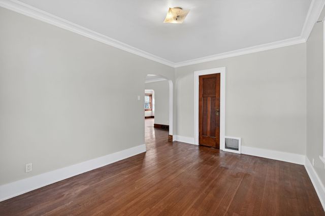 821 Douglas Avenue, Des Moines, IA 50313