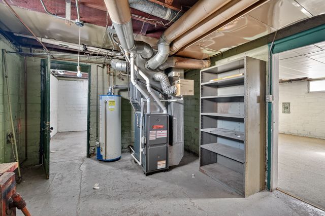 821 Douglas Avenue, Des Moines, IA 50313