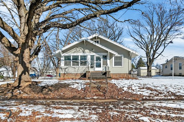 821 Douglas Avenue, Des Moines, IA 50313