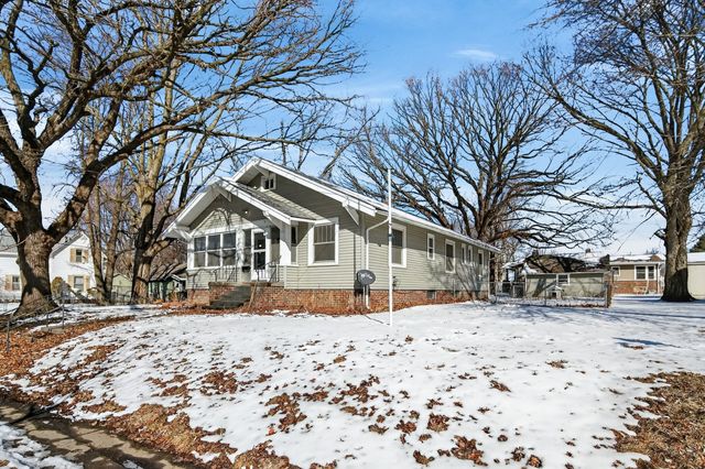 821 Douglas Avenue, Des Moines, IA 50313