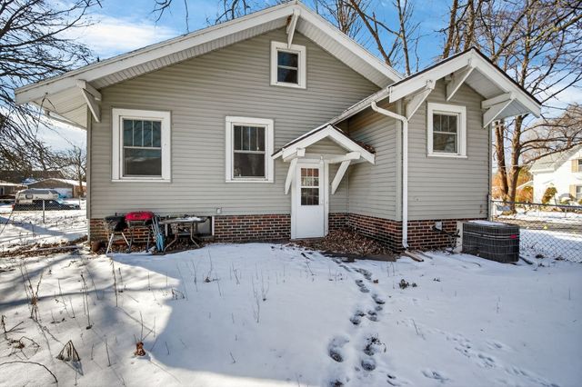 821 Douglas Avenue, Des Moines, IA 50313