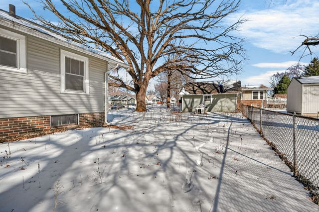 821 Douglas Avenue, Des Moines, IA 50313