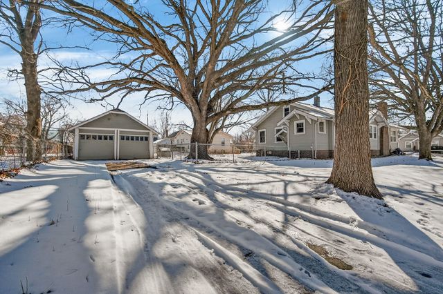 821 Douglas Avenue, Des Moines, IA 50313