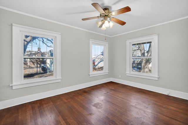 821 Douglas Avenue, Des Moines, IA 50313