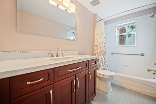 7765 Yardley Dr 115, Tamarac, FL 33321