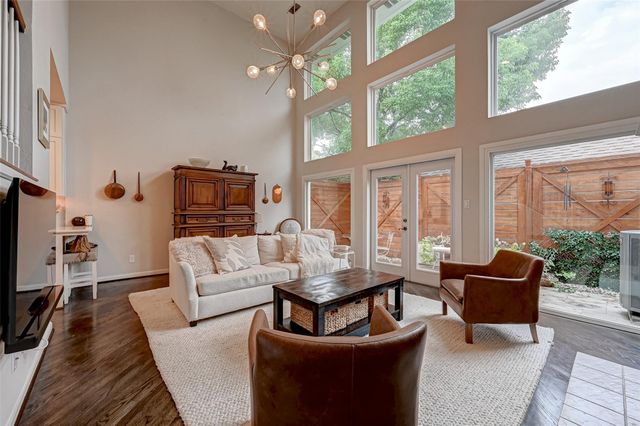 1547 Cortlandt Street, Houston, TX 77008
