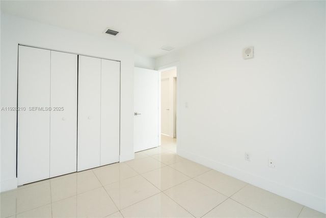1985 Bay Dr 113, Miami Beach, FL 33141