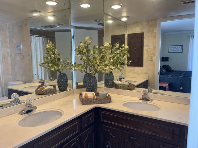 2300 Bordeaux Walk A2, Highland, IN 46322