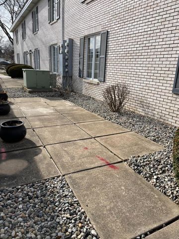 2300 Bordeaux Walk A2, Highland, IN 46322