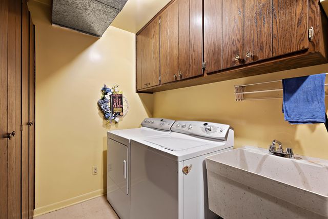 2300 Bordeaux Walk A2, Highland, IN 46322