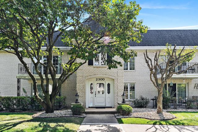 2300 Bordeaux Walk A2, Highland, IN 46322