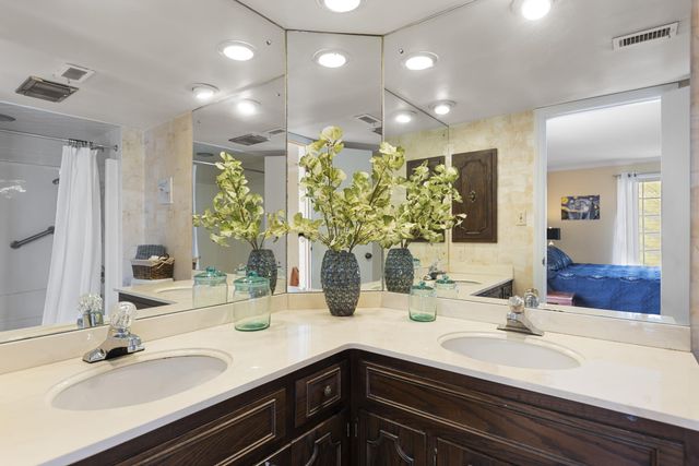 2300 Bordeaux Walk A2, Highland, IN 46322