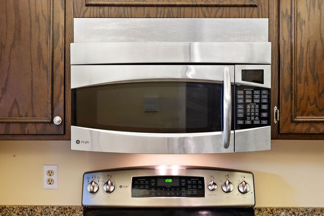 2300 Bordeaux Walk A2, Highland, IN 46322