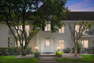 2300 Bordeaux Walk A2, Highland, IN 46322