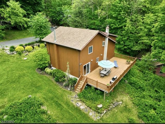 64 Larchmont Dr, West Milford Twp., NJ 07421