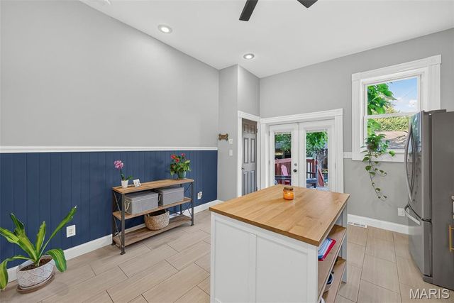 2621 Nebraska Avenue, St Louis, MO 63118
