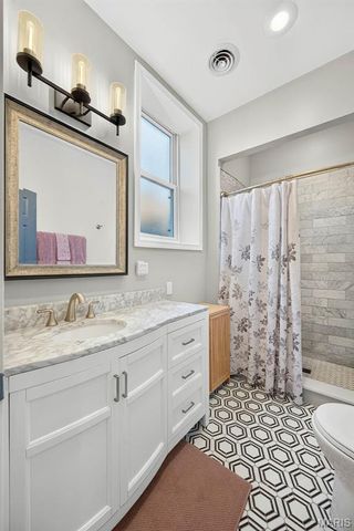 2621 Nebraska Avenue, St Louis, MO 63118