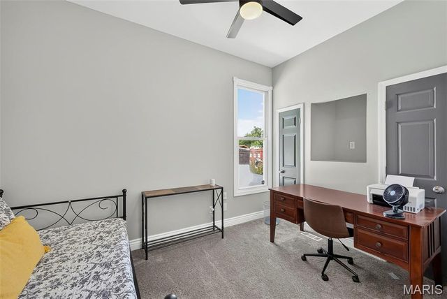 2621 Nebraska Avenue, St Louis, MO 63118
