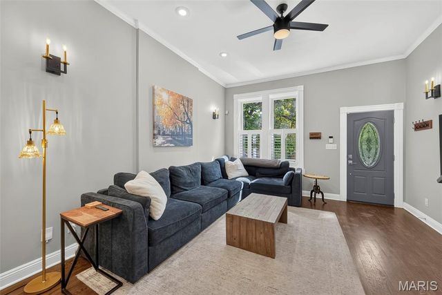 2621 Nebraska Avenue, St Louis, MO 63118