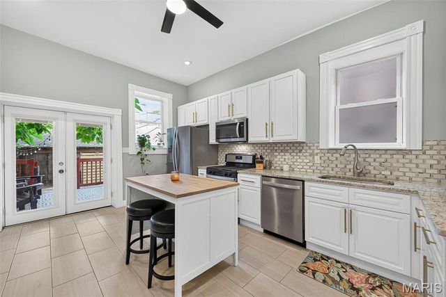 2621 Nebraska Avenue, St Louis, MO 63118