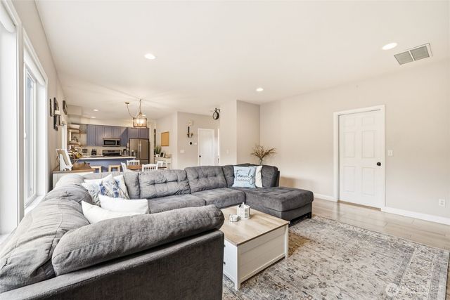 3921 S 344th Street, Auburn, WA 98001