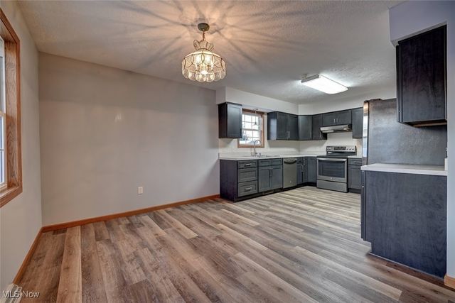 412 Taylor Drive SW, New Philadelphia, OH 44663