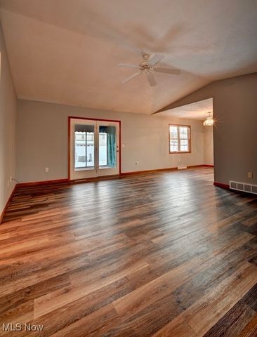 412 Taylor Drive SW, New Philadelphia, OH 44663