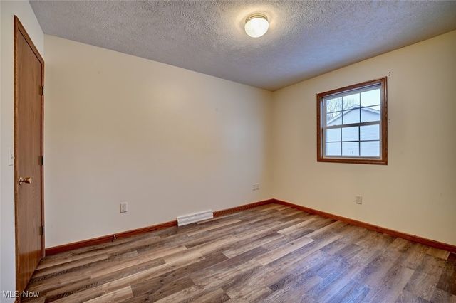 412 Taylor Drive SW, New Philadelphia, OH 44663