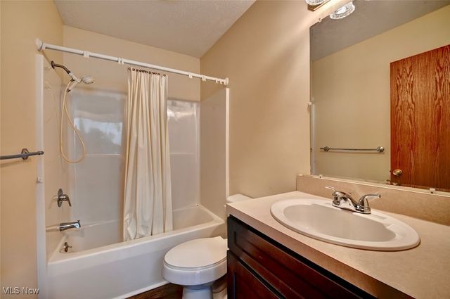 412 Taylor Drive SW, New Philadelphia, OH 44663