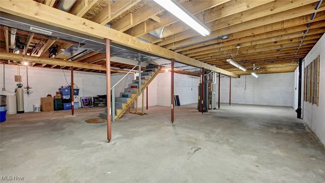 412 Taylor Drive SW, New Philadelphia, OH 44663