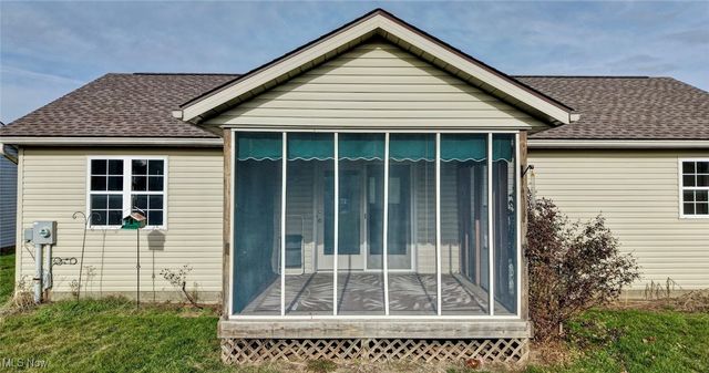 412 Taylor Drive SW, New Philadelphia, OH 44663